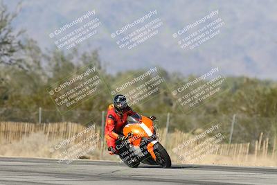 media/Dec-01-2025-Moto Forza (Mon) [[2daa91e15f]]/3-Beginner Group/Session 3 (Turn 3)/